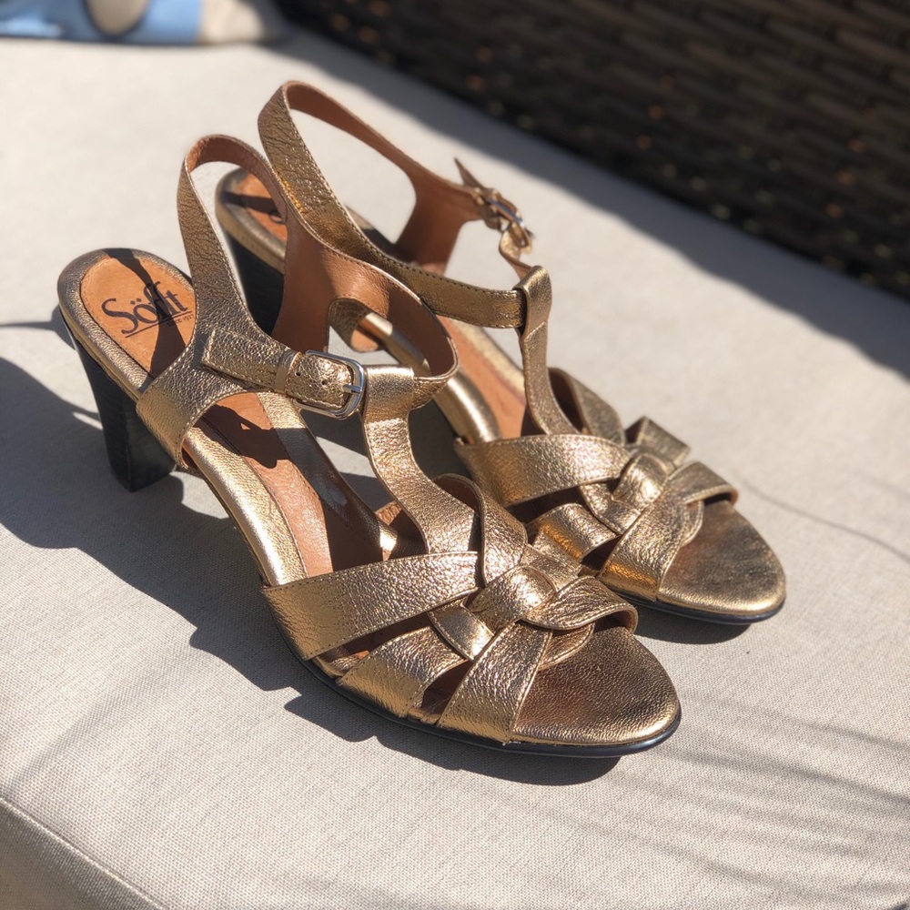 Sofft t-strap sandals